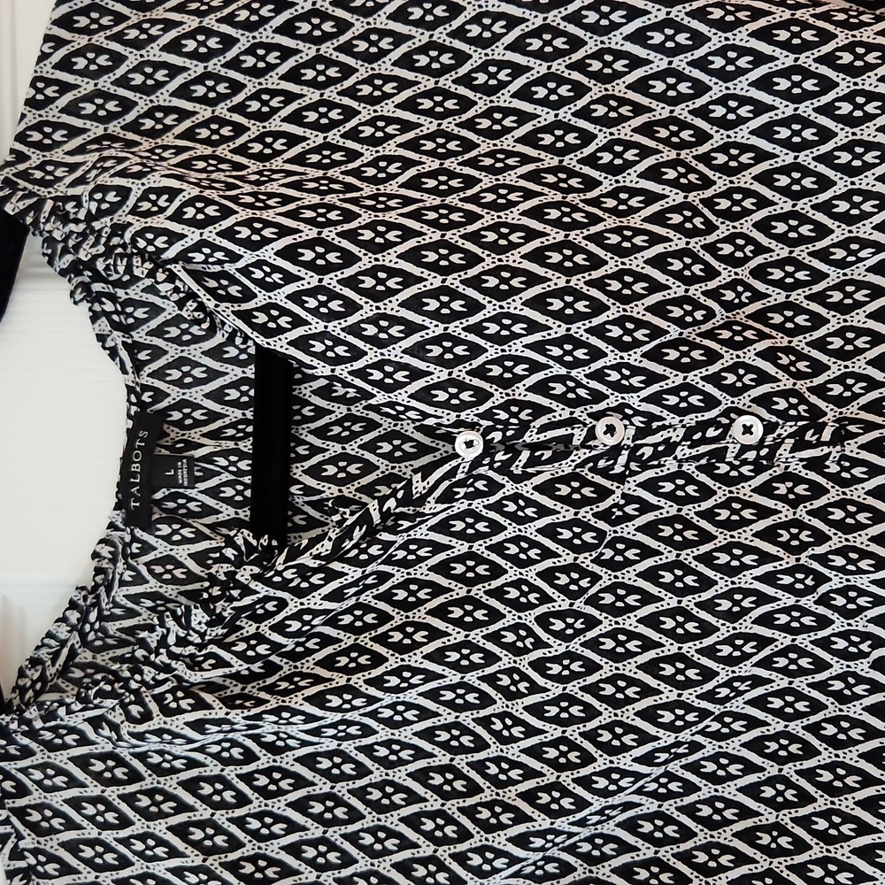 Talbots Airy Split Neck Shell Patterned Blouse - Picture 3 of 5